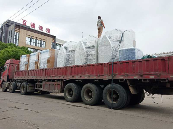 6月27、28日 百強洗滌龍等洗滌設備發貨四川