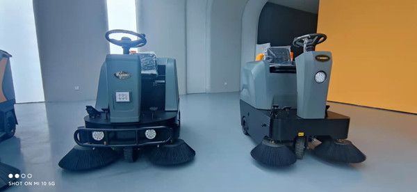 清潔設備廠家掃地機主要用在什么地方?